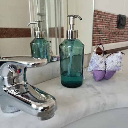 Double Private Bathroom Bocconi Prada Ied 3* 밀라노