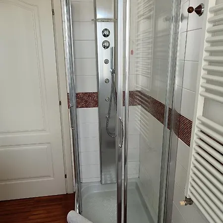 게스트하우스 Double Private Bathroom Bocconi Prada Ied